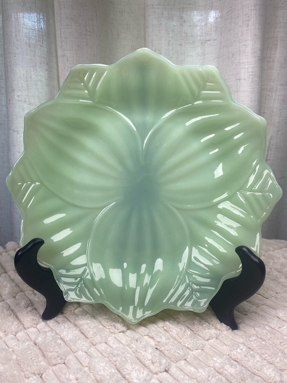 Vintage Fire-King Jadeite Lotus Leaf 8" Salad Plate Anchor Hocking Green MCM